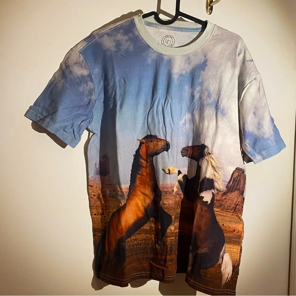 2 printed t-shirts from UO - Cool Nature Prints - Picture 2 of 11